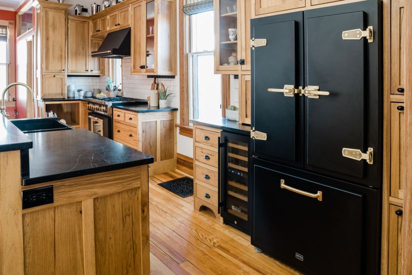 Classic Collection in Matte Black with Brushed Brass Trim